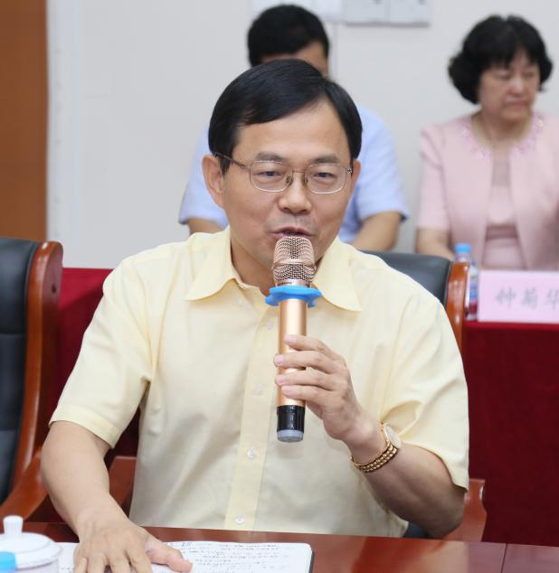 上海市政协学习组调研基层医院 改变社会办医“办好难”观念